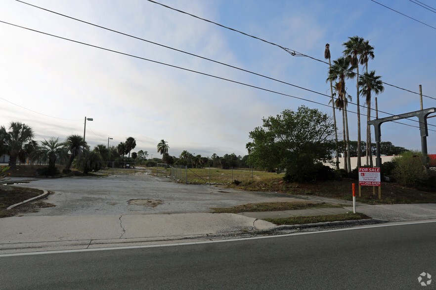 1701 Busch Blvd, Tampa, FL for sale - Primary Photo - Image 1 of 1