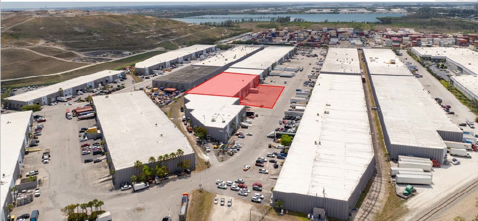 9202-9292 NW 101st St, Medley, FL to rent - Building Photo - Image 1 of 5