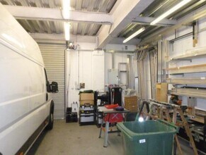 Valley Rd, Keighley to rent Interior Photo- Image 2 of 3