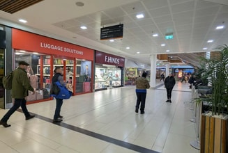 Broad St, Reading to rent Building Photo- Image 2 of 4