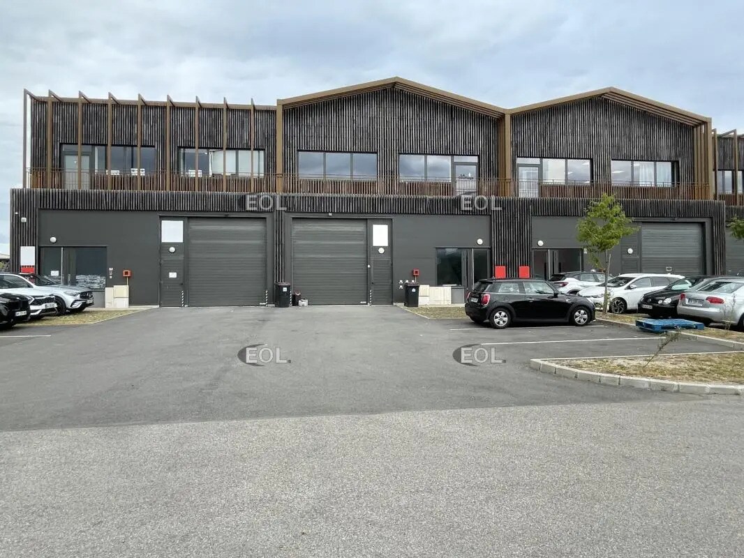 Light Industrial in Cormeilles-en-Parisis to rent Building Photo- Image 1 of 7