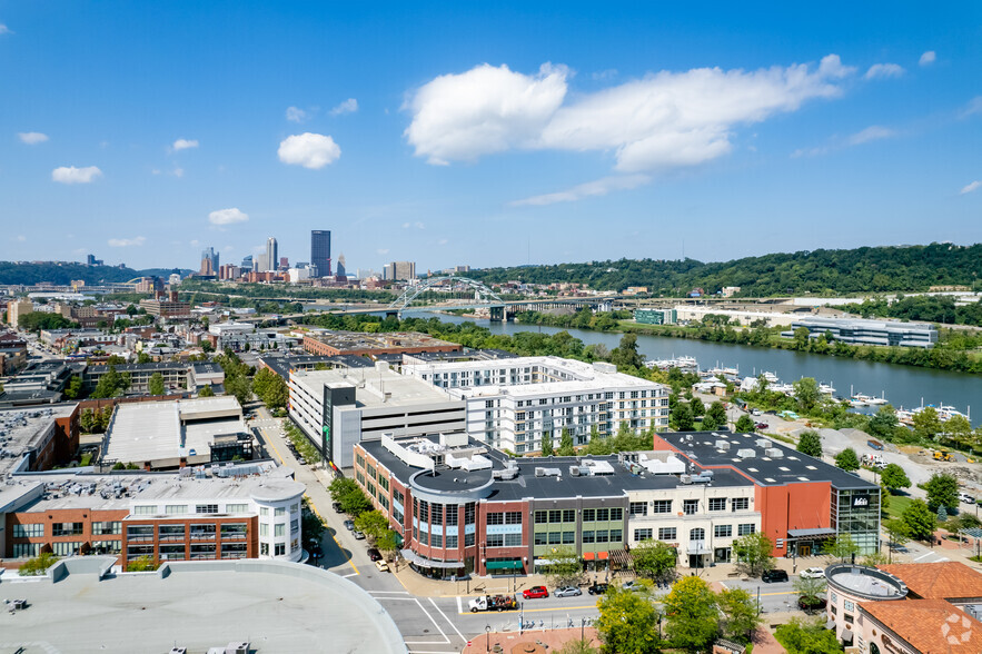 2600 E Carson St, Pittsburgh, PA for rent - Building Photo - Image 2 of 7