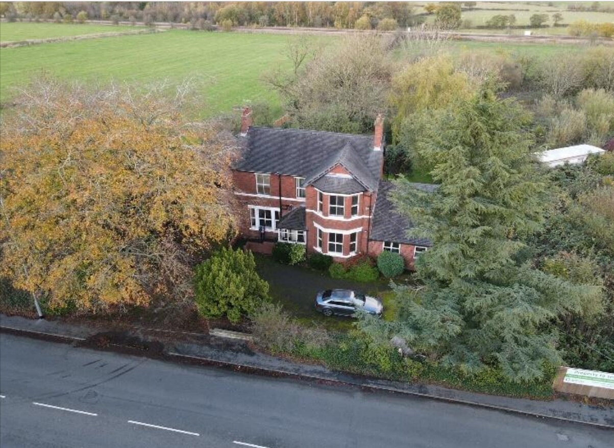 51 Uttoxeter Rd, Stoke On Trent for sale Primary Photo- Image 1 of 1