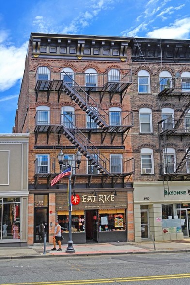 492 Broadway, Bayonne, NJ for sale - Primary Photo - Image 1 of 1