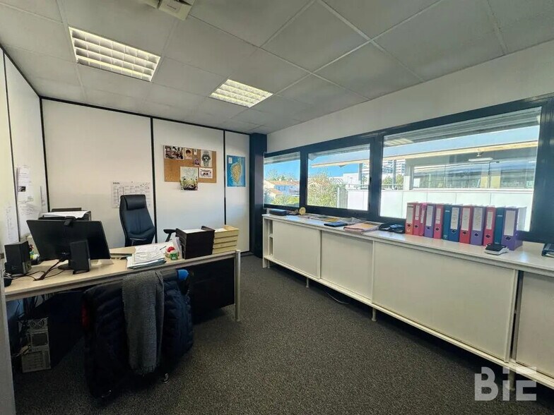 Office in Floirac to rent - Building Photo - Image 3 of 5