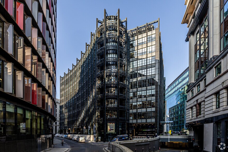 10 Fleet Pl, London to rent - Primary Photo - Image 1 of 28