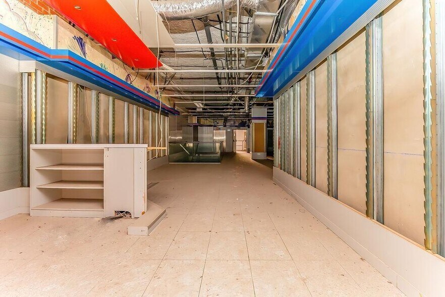 Retail in Alzira, Valencia to rent - Building Photo - Image 2 of 20