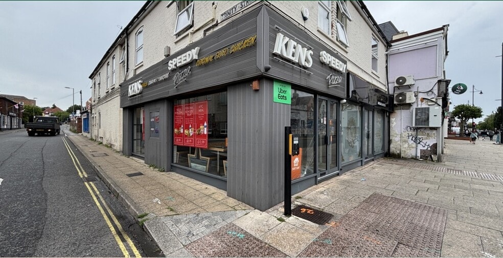 161 West St, Fareham to rent - Primary Photo - Image 1 of 3