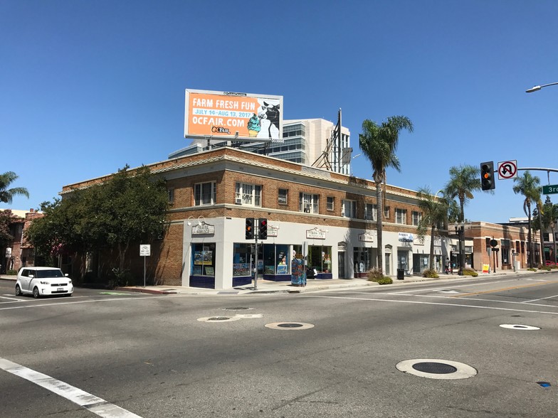 300-312 N Broadway, Santa Ana, CA for rent - Building Photo - Image 3 of 37