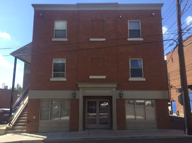 242 Center St, Bloomsburg, PA for sale - Primary Photo - Image 1 of 1