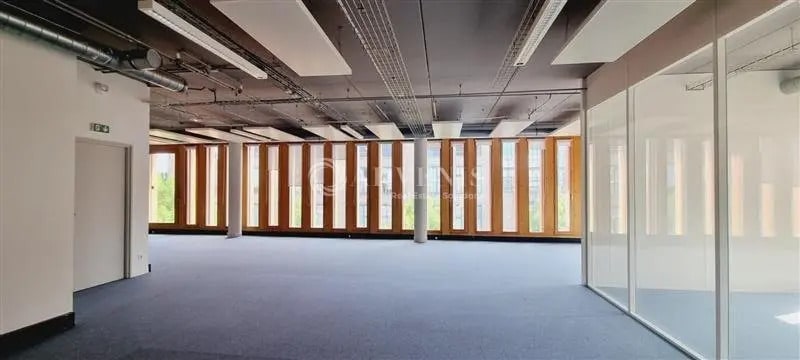 Office in Lille to rent - Building Photo - Image 2 of 12