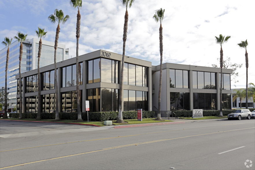 2062 Business Center Dr, Irvine, CA for rent - Building Photo - Image 3 of 20