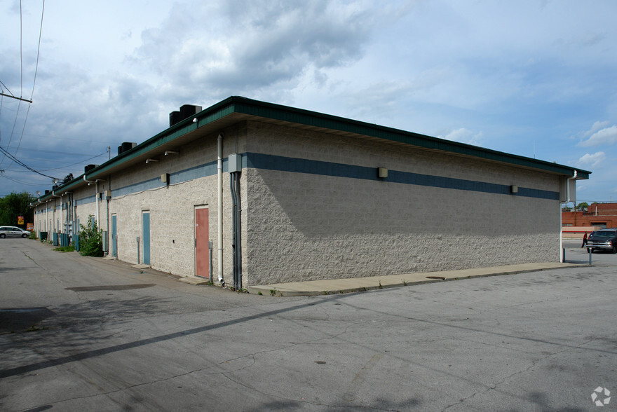 1100-1200 Broadway, Gary, IN for rent - Building Photo - Image 2 of 5