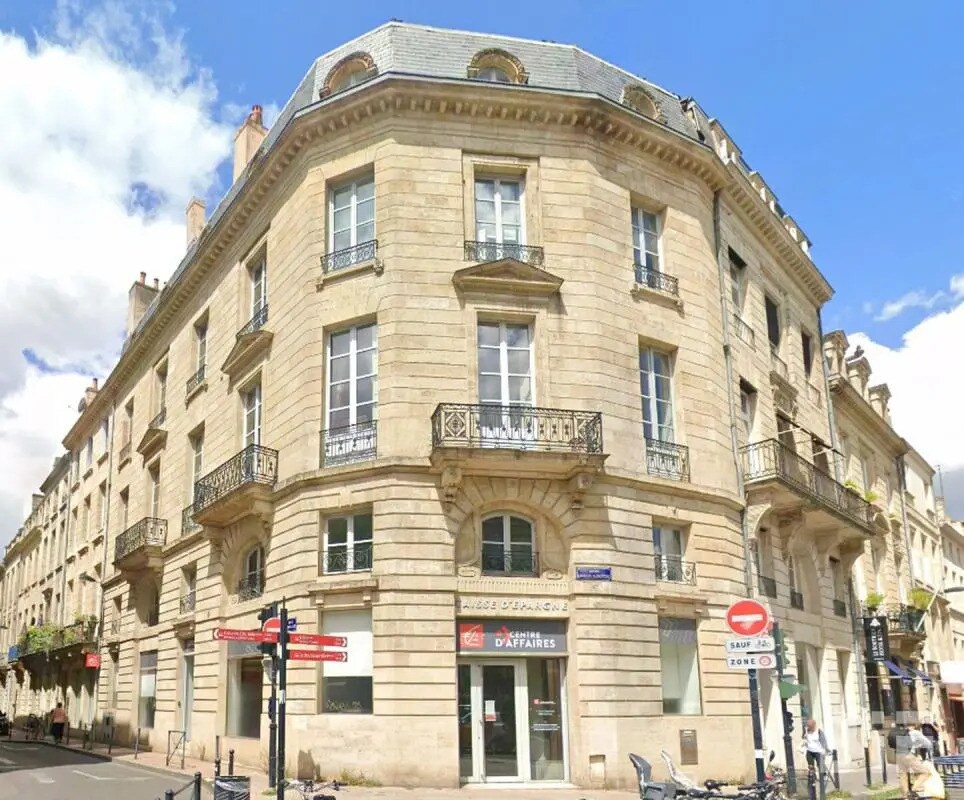 Office in Bordeaux to rent Building Photo- Image 1 of 15
