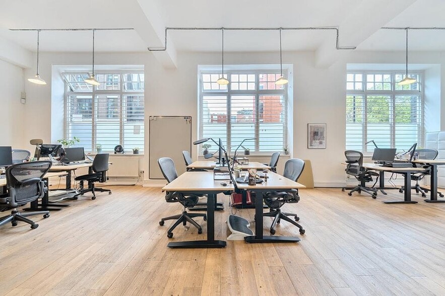 22 Calvert Ave, London to rent - Building Photo - Image 3 of 31