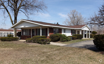 823 S Lapeer Rd, Oxford, MI for sale Primary Photo- Image 1 of 1