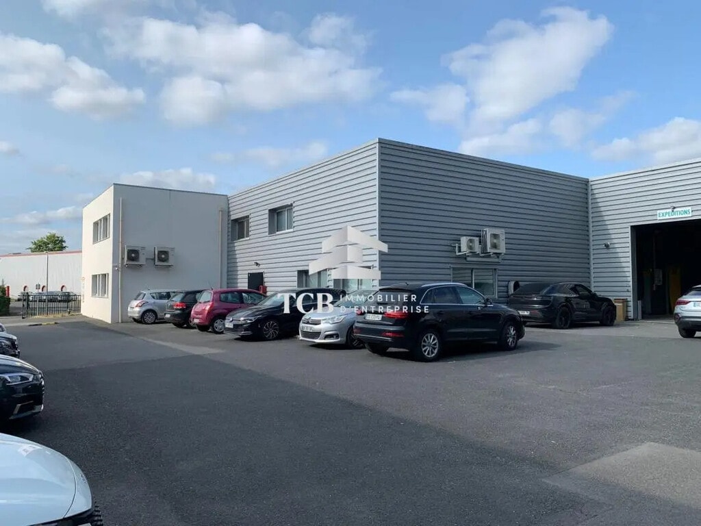 Vente Local d'activités 1 556 m² - Photo 1