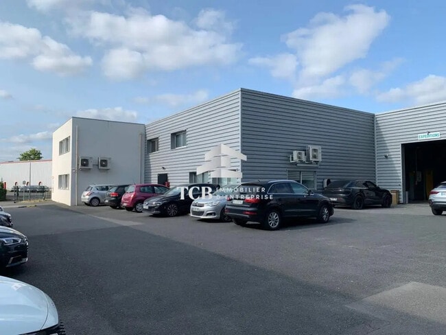 Vente Local d'activités 1 556 m²