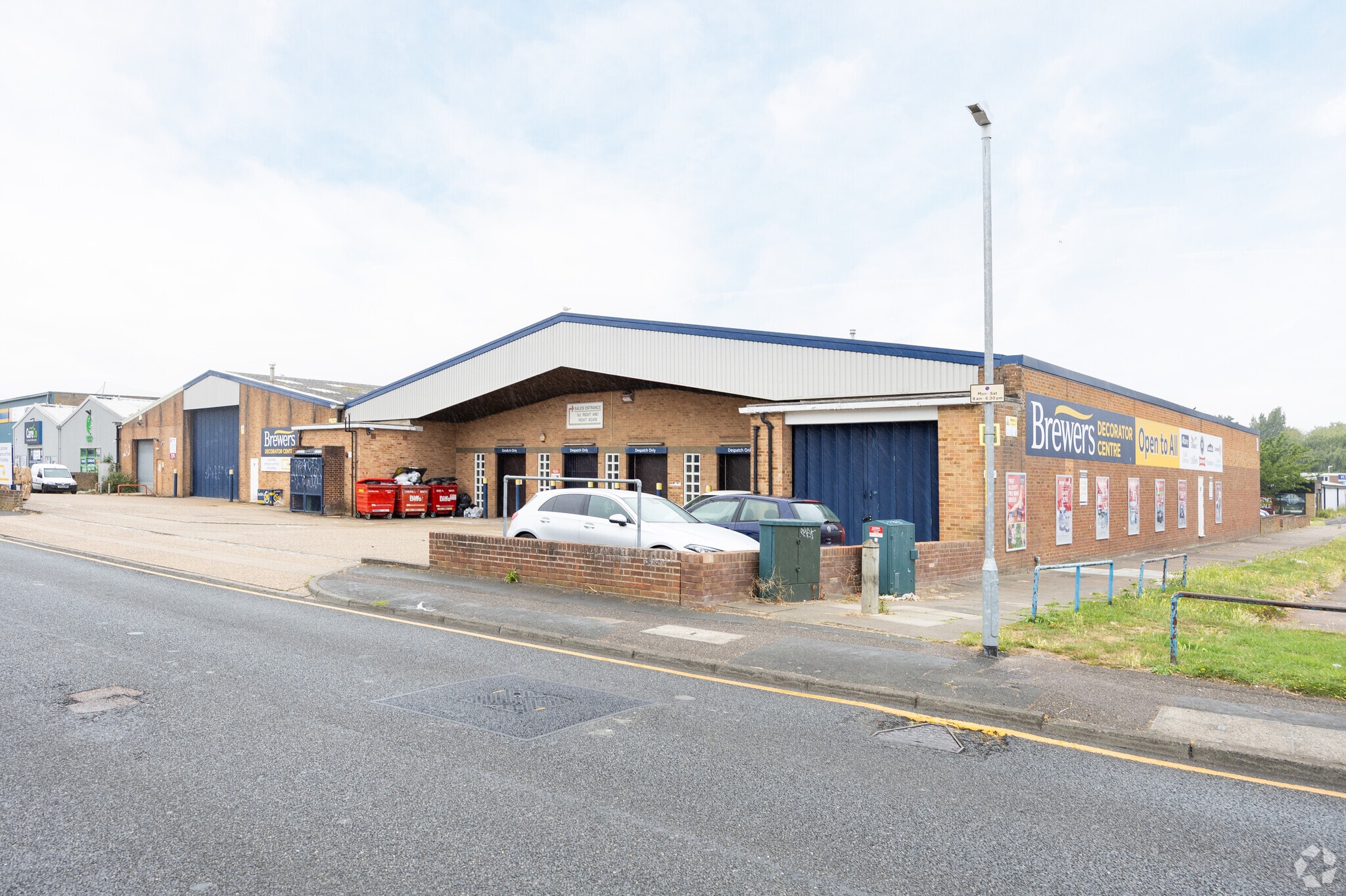 Simmonds Rd, Canterbury to rent Building Photo- Image 1 of 4