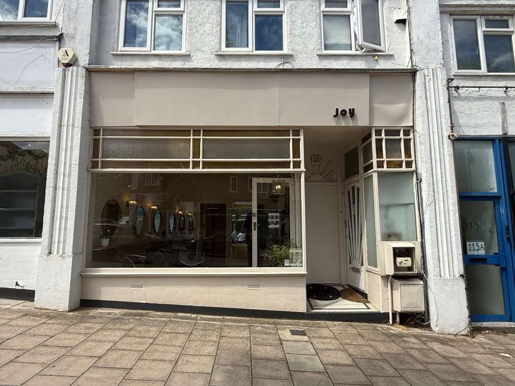 113-113c Chiltern Dr, Surbiton to rent Building Photo- Image 1 of 1