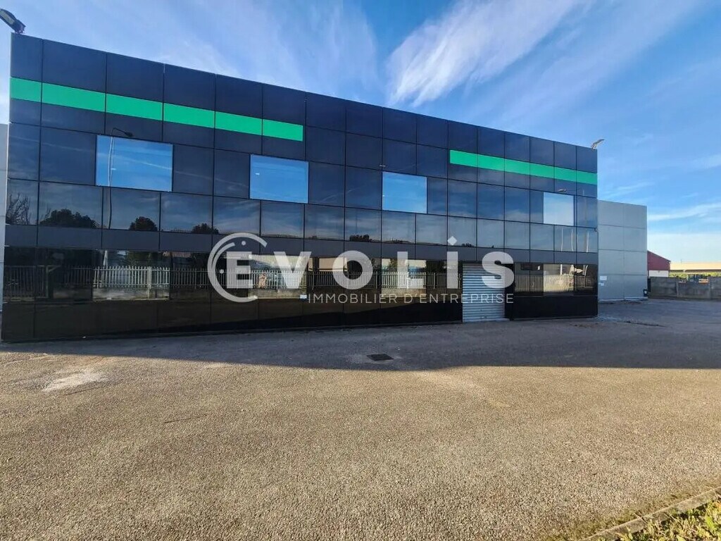 Location Local d'activités 2 749 m² - Photo 1
