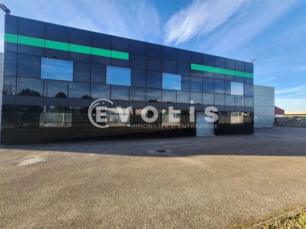 4 Rue Des Alpes, Vaulx-en-Velin to rent Building Photo- Image 1 of 20