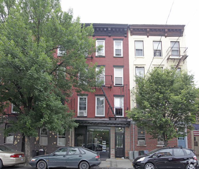 317 Van Brunt St, Brooklyn, NY for sale - Building Photo - Image 1 of 1