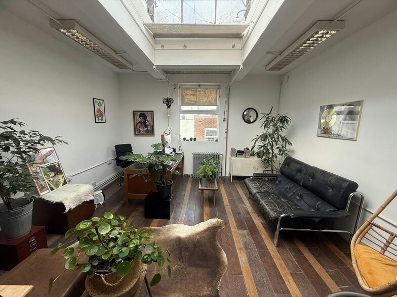 100 North Rd, Brighton to rent - Building Photo - Image 2 of 8