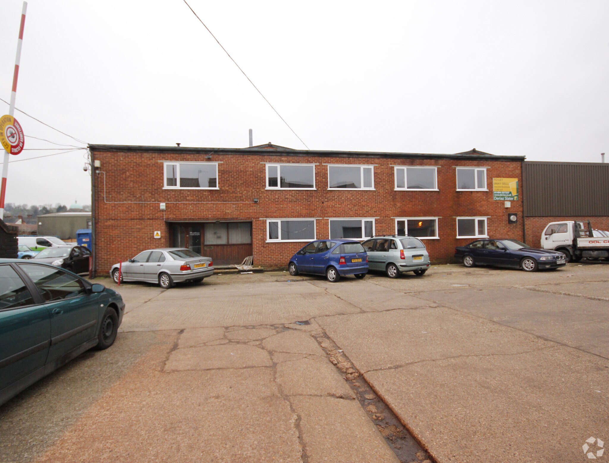 Abercromby Av, High Wycombe for sale Primary Photo- Image 1 of 1