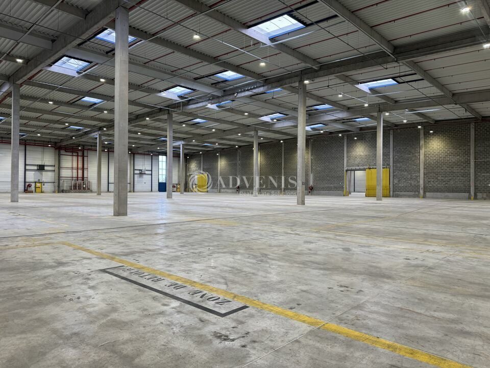 Industrial in Marly-la-Ville to rent Building Photo- Image 1 of 12