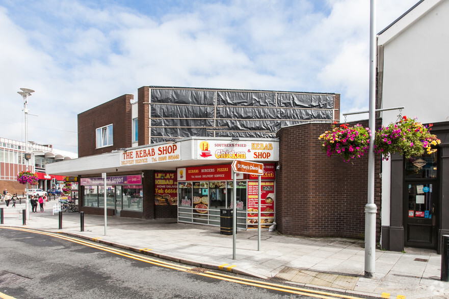 Brackla St, Bridgend for rent - Building Photo - Image 3 of 5