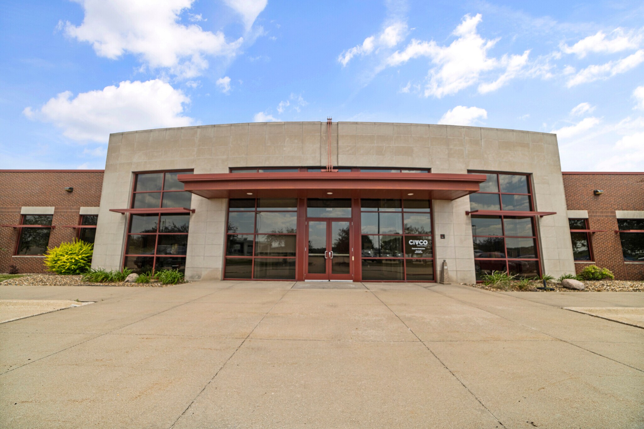 2303 Jones Blvd, Coralville, IA to rent Building Photo- Image 1 of 13