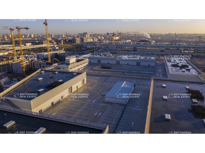 Light Industrial in Vitry-sur-Seine to rent - Aerial - Image 2 of 28