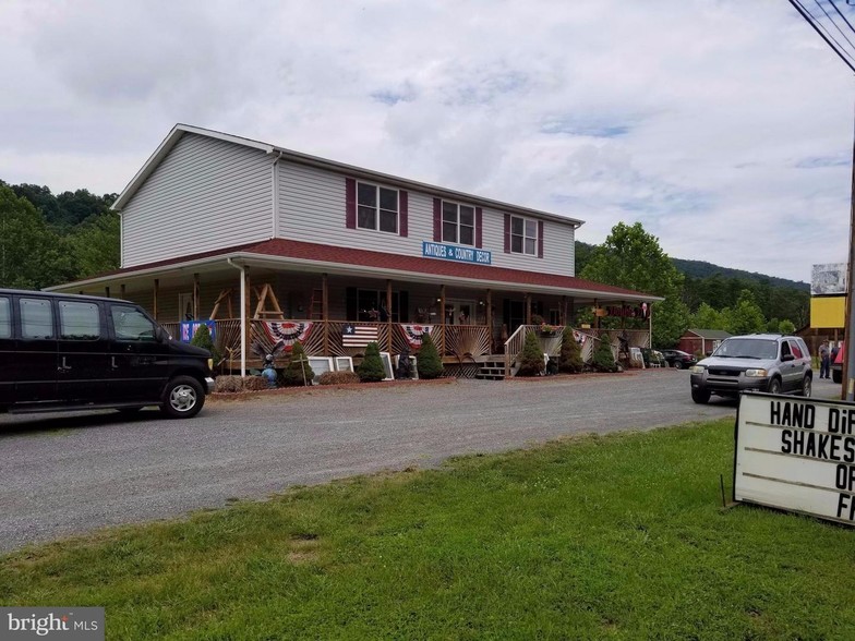 7440 Valley Rd, Berkeley Springs, WV for sale - Primary Photo - Image 1 of 5