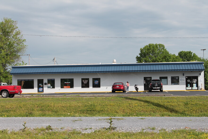 851 W Elk Ave, Elizabethton, TN for rent - Building Photo - Image 1 of 4