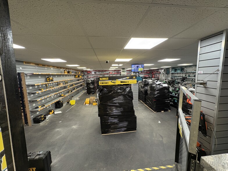 479 Lea Bridge Rd, London to rent - Interior Photo - Image 2 of 4