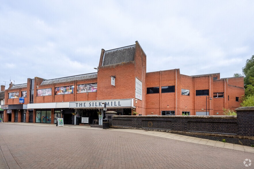 Newdegate St, Nuneaton to rent - Building Photo - Image 2 of 3