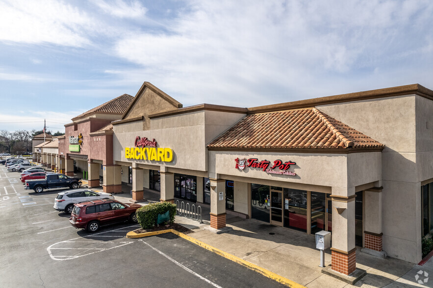 8451-8469 Elk Grove Blvd, Elk Grove, CA for sale - Primary Photo - Image 1 of 1