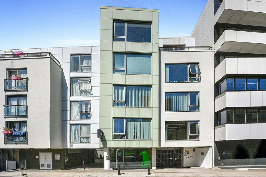 8 Orsman Rd, London to rent - Building Photo - Image 1 of 7