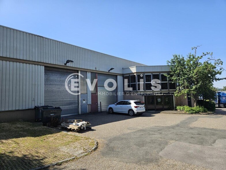 9 Rue Salvador Allende, Palaiseau to rent - Building Photo - Image 2 of 16