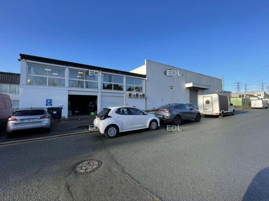 Light Industrial in Cergy to rent Building Photo- Image 1 of 6