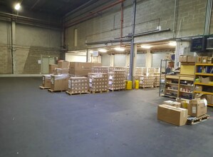 Industrial in Villejust to rent Interior Photo- Image 2 of 3