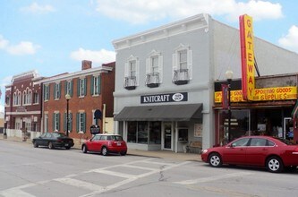 215 N Main St, Independence, MO for rent Primary Photo- Image 1 of 4