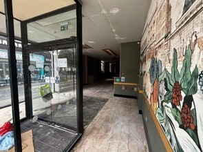 221-223 Lord St, Southport to rent Interior Photo- Image 1 of 7