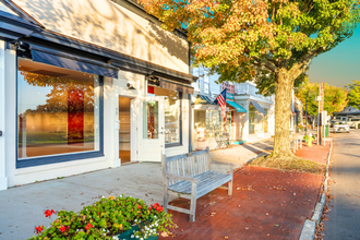 99 Jobs Ln, Southampton, NY for rent Building Photo- Image 1 of 17