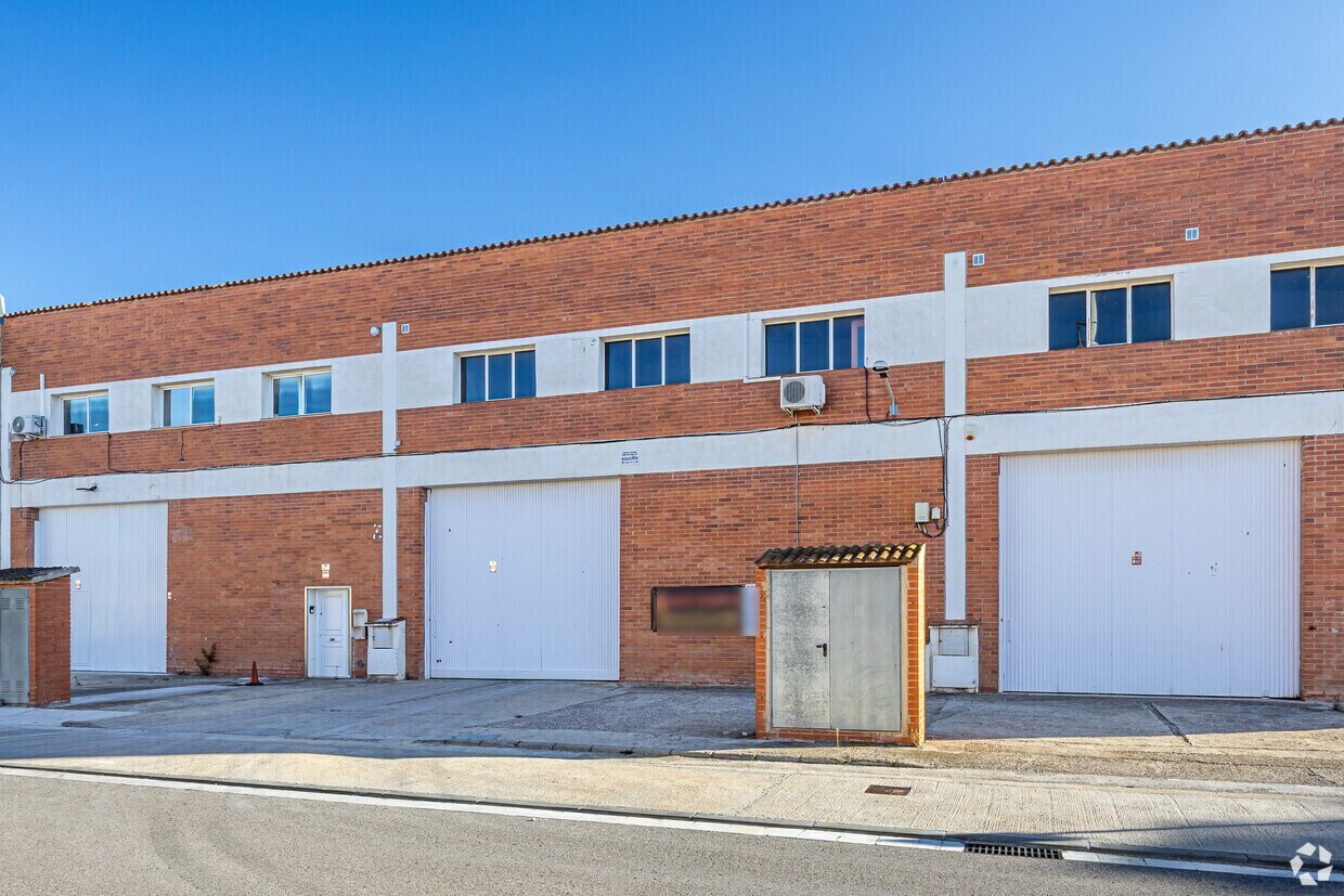 Sant Esteve Sesrovires portfolio of 2 properties for sale on LoopNet.co.uk Interior Photo- Image 1 of 7