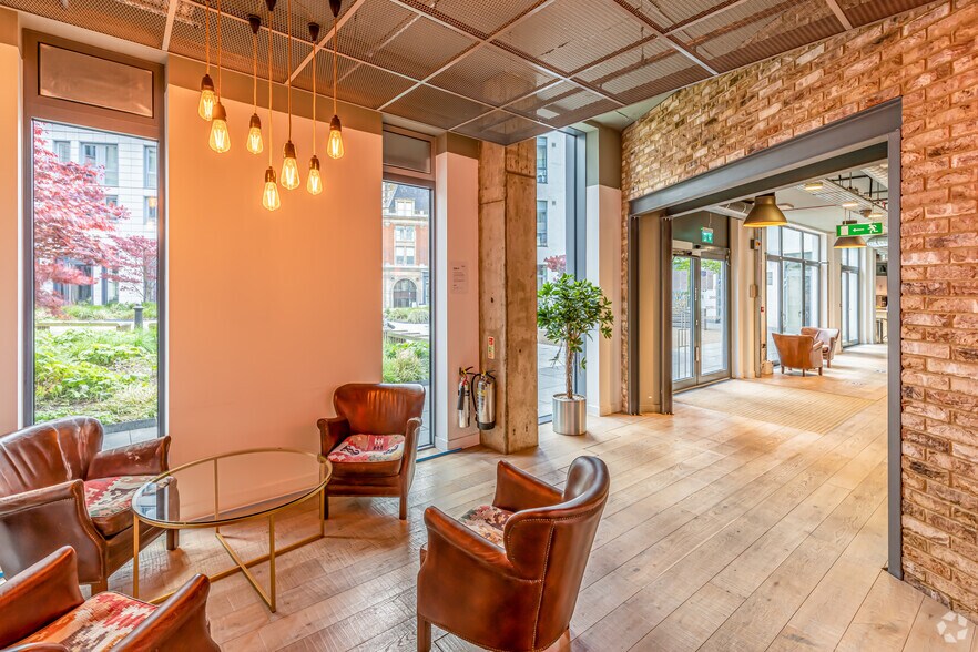 159-189 City Rd, London to rent - Lobby - Image 3 of 34