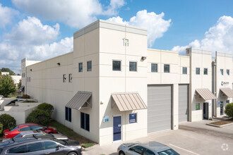 5750 N Sam Houston Pky E, Houston, TX for rent Building Photo- Image 1 of 15