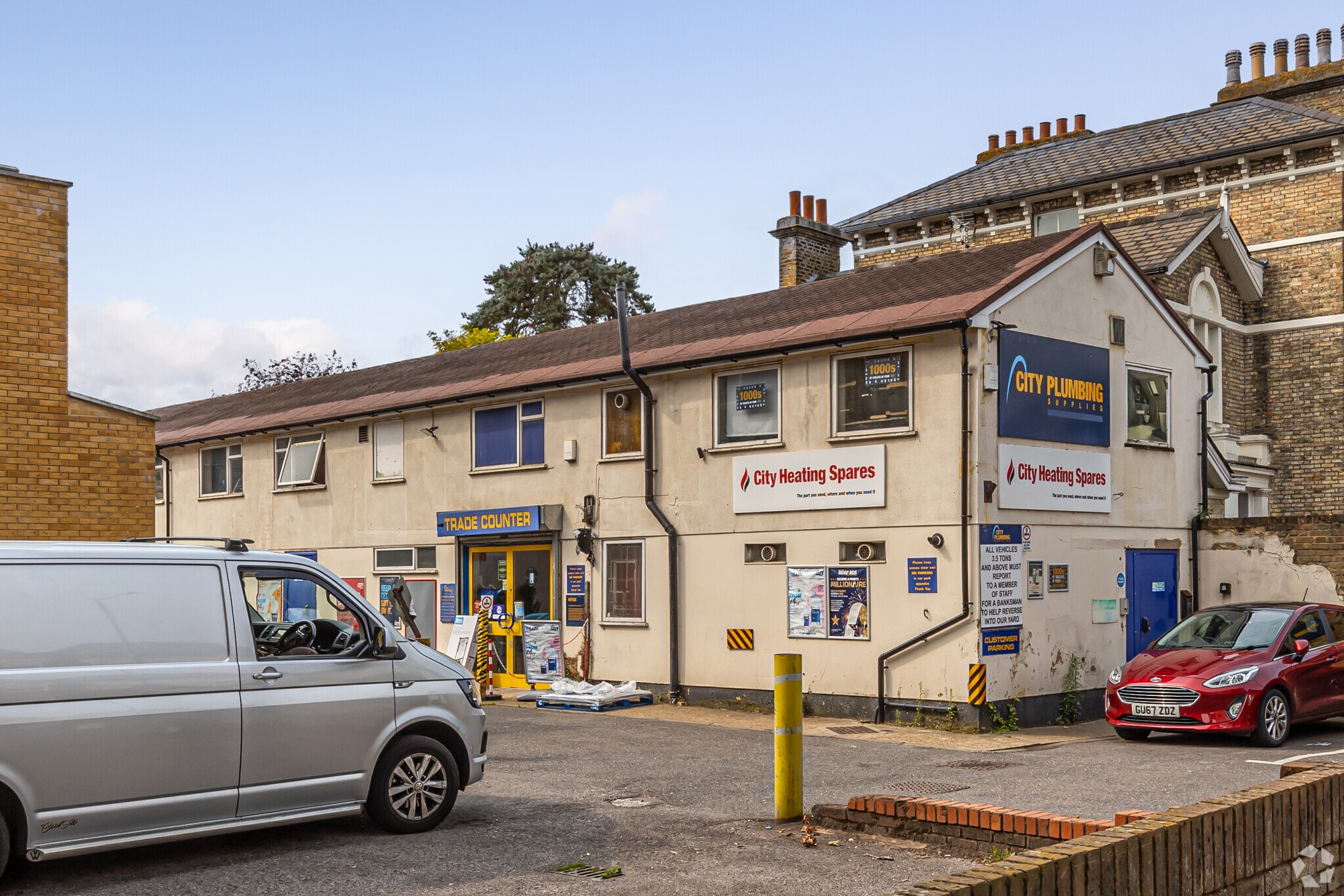 1 Park Rd, Hampton to rent Primary Photo- Image 1 of 10