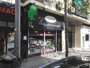 Retail in Madrid, MAD for rent Building Photo- Image 1 of 4